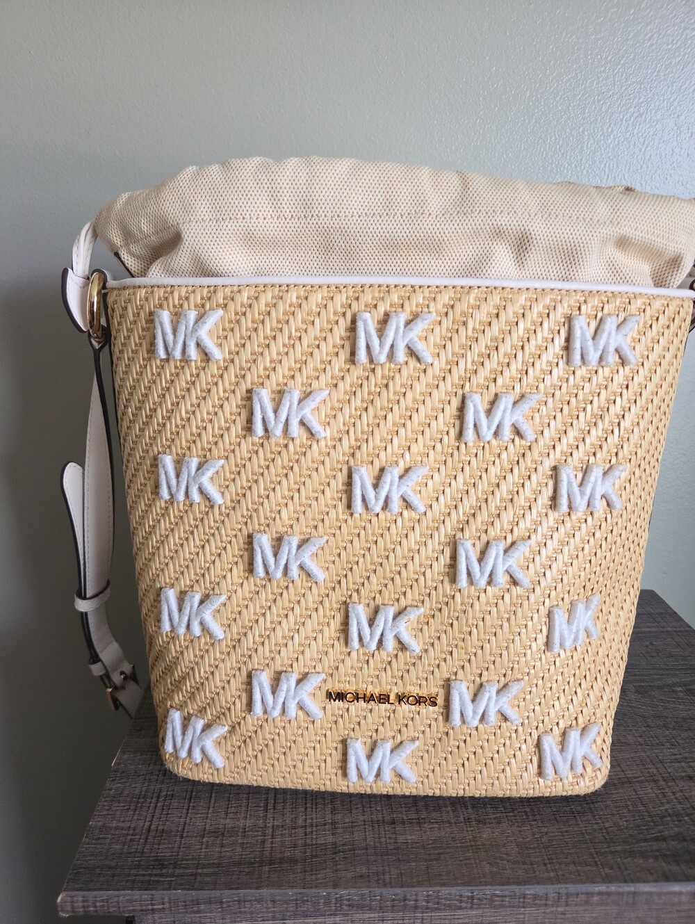 Michael Kors Straw MK Logo Bucket Bag in Natural & White